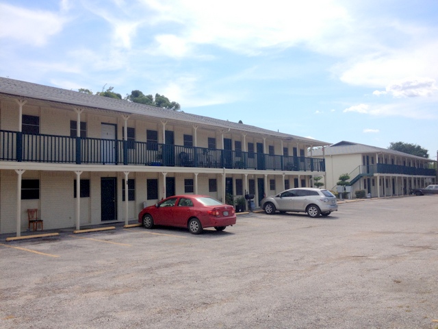 Colonial Green I Apartments - Colonial Greens I Apartments