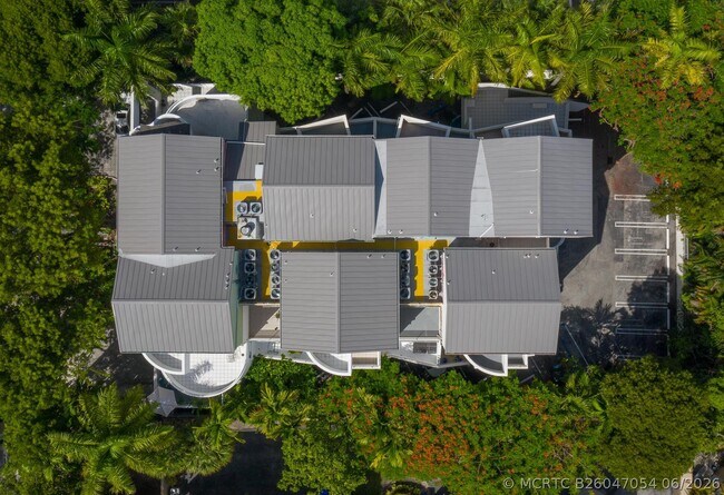 Building Photo - 2100 Brickell Ave