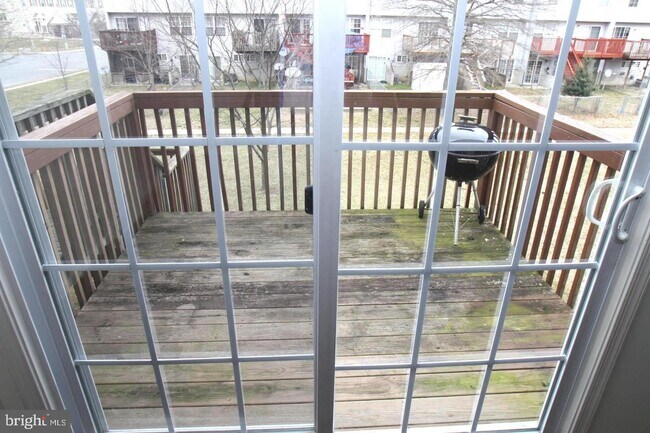 Building Photo - 219 E Sheldrake Cir