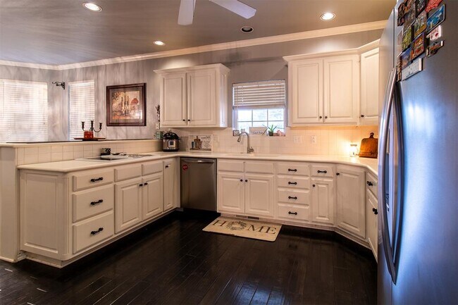 Building Photo - 2812 SW 109th St