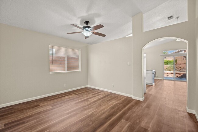 Building Photo - Beautiful 3 Bedroom Home
