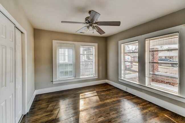 Building Photo - 1615 1st St S