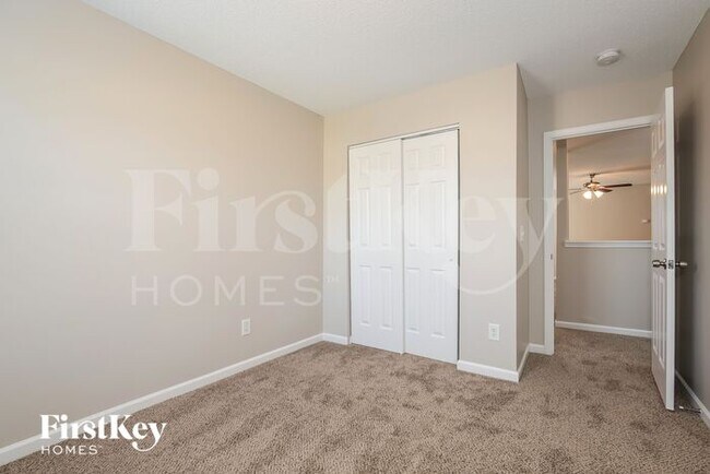 Building Photo - 307 Sutton Pl