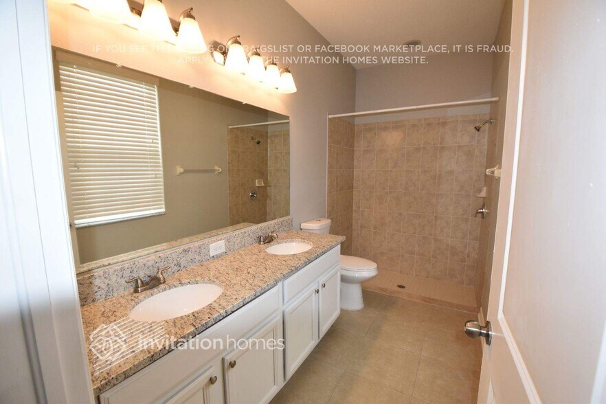 Building Photo - 5905 Lilac Lake Dr