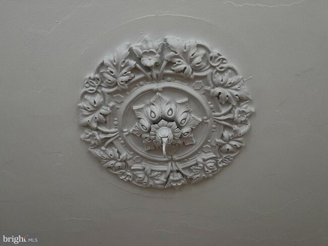 Building Photo - 324 S Juniper St