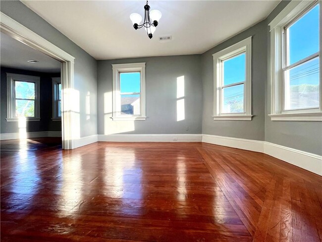 Building Photo - 105 Alverson Ave