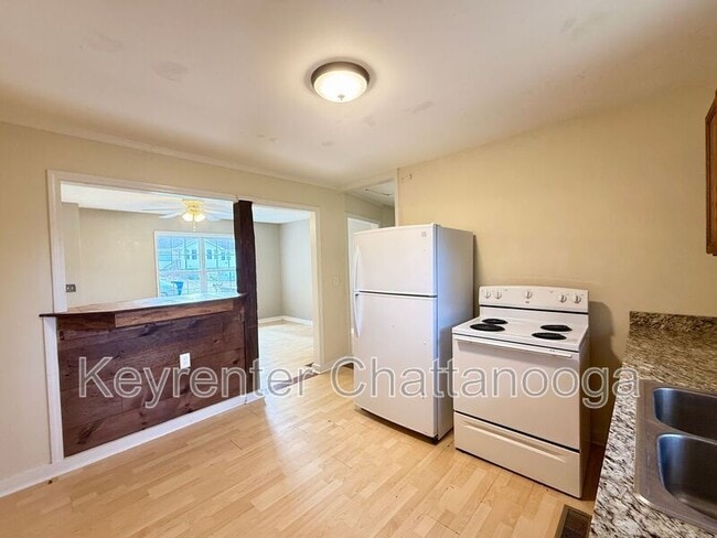 Building Photo - 5 Gaylord Dr