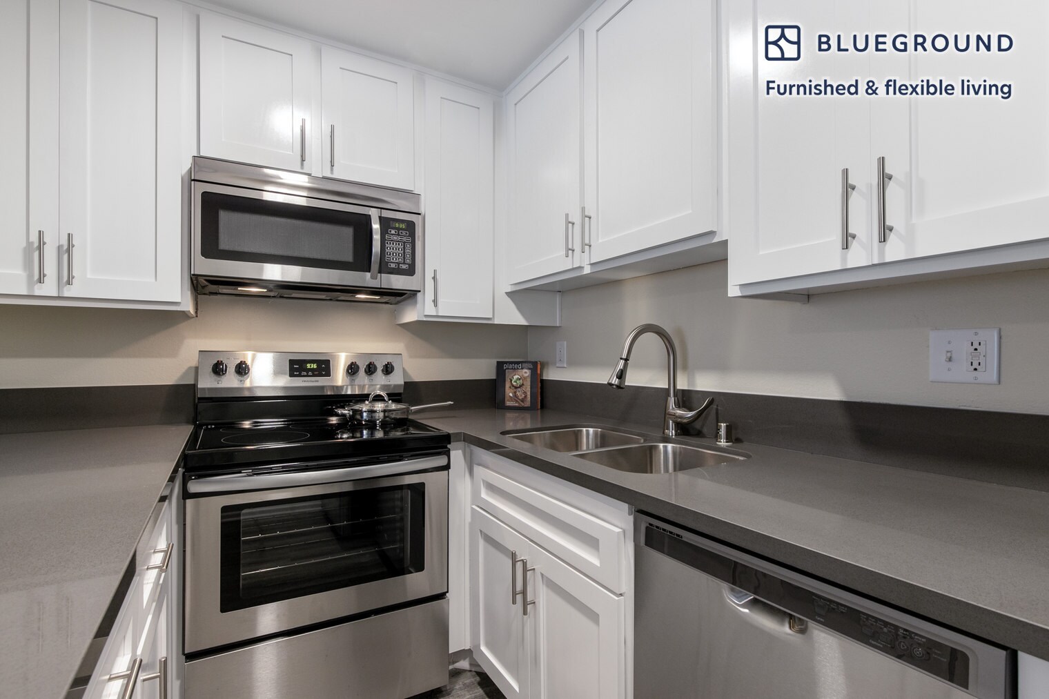 Building Photo - 2039 N Las Palmas Ave