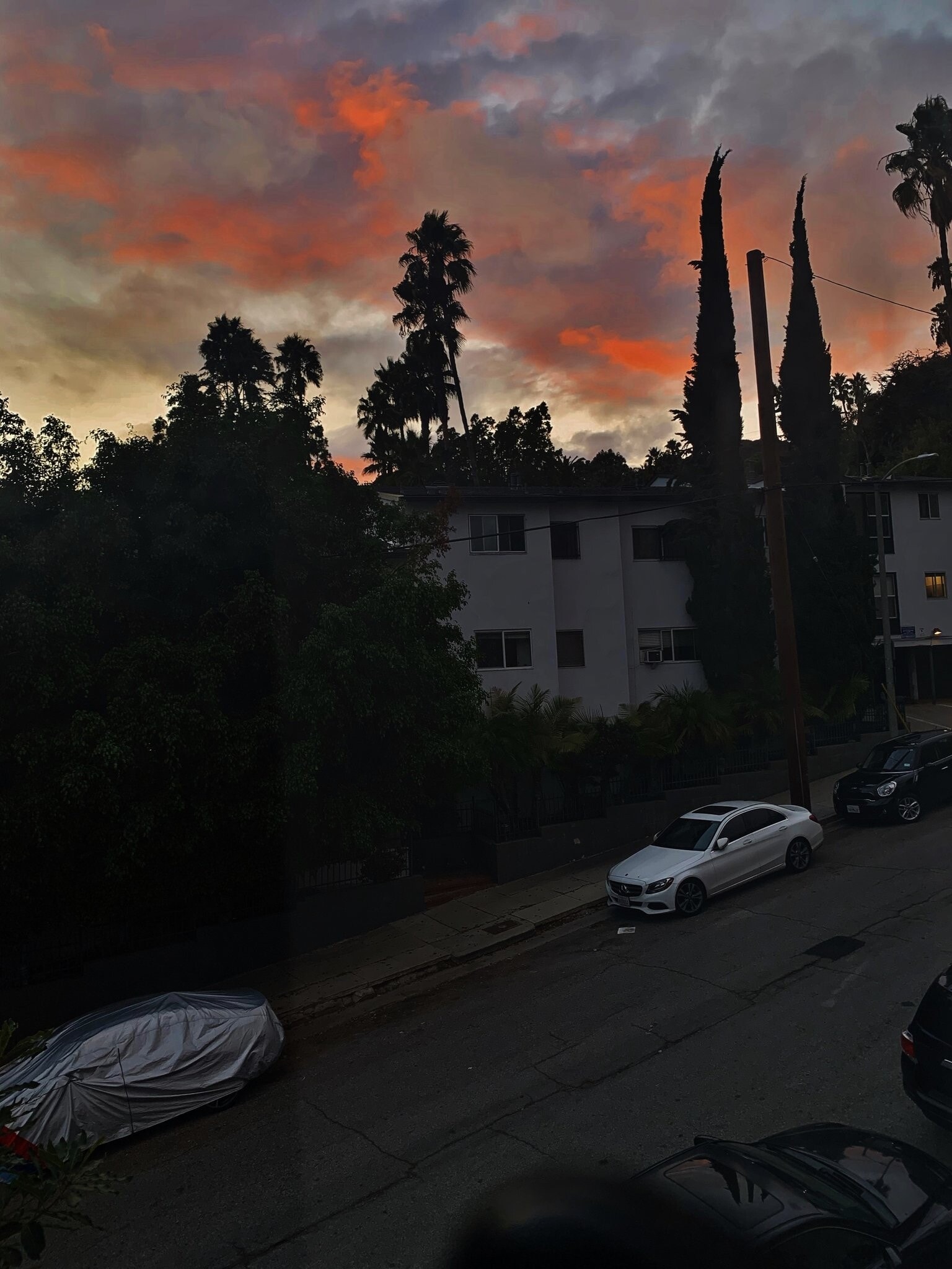 Building Photo - 1850 N La Brea Ave