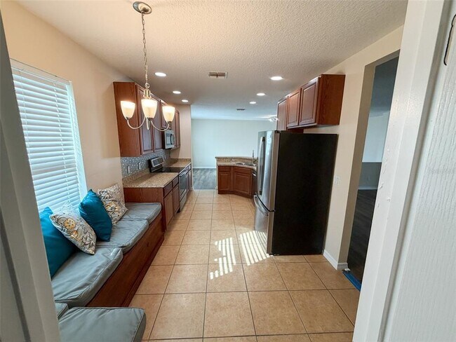 Building Photo - 2203 Anoka Way