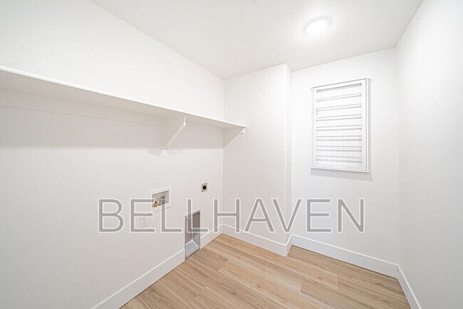 Building Photo - 667 S 2275 W