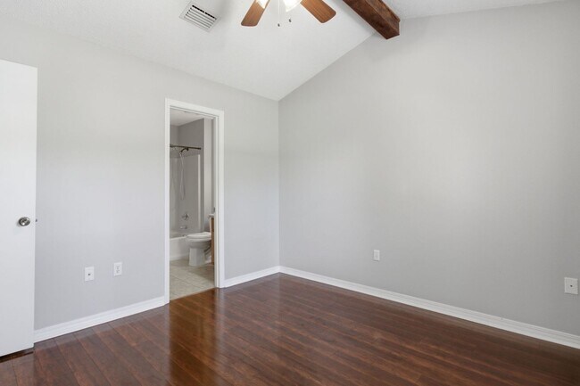 Building Photo - 359 John King Rd
