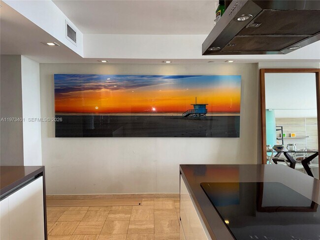 Building Photo - 2457 Collins Ave