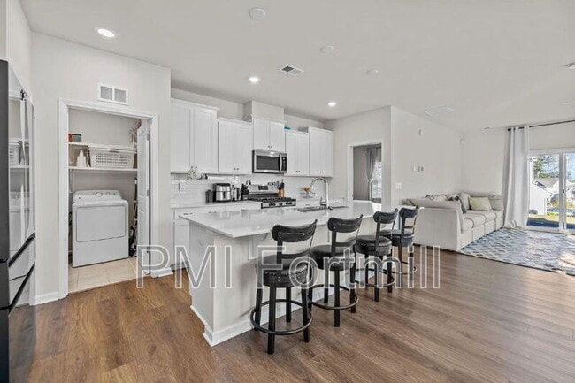 Building Photo - 18045 Stark Wy