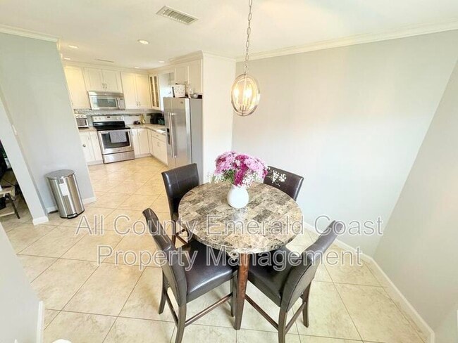 Building Photo - 915 Emily Cir