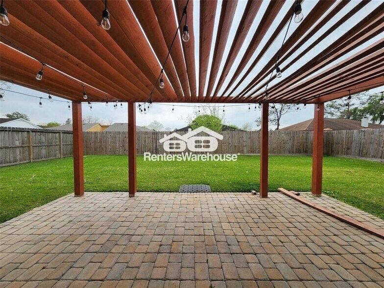 Building Photo - 2830 Virginia Colony Dr