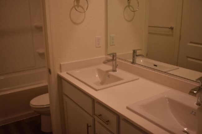 Building Photo - 781 Irma Dr