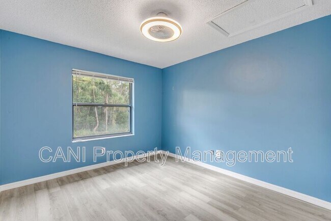 Building Photo - 1601 Big Tree Rd