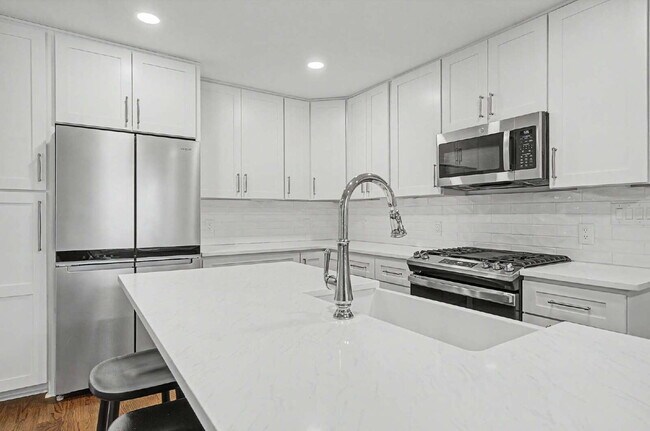 Building Photo - Charming 3-Bed/2.5-Bath Ranch in Durham