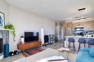 Building Photo - 212 70th St