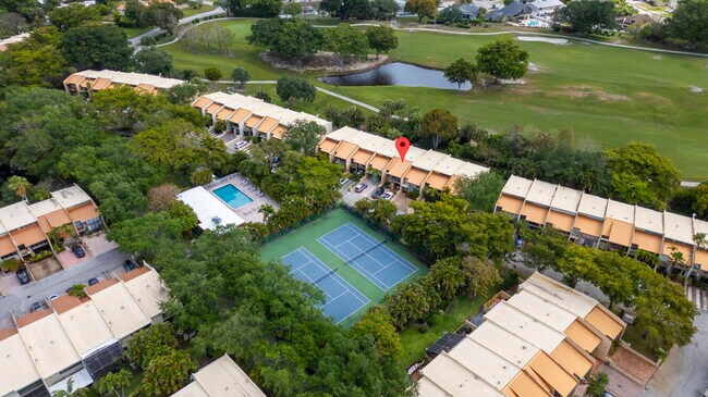 Building Photo - 720 E Coco Plum Cir