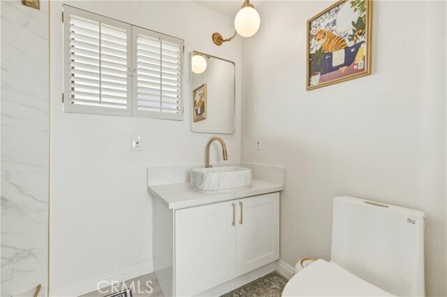 Building Photo - 883 Katella St