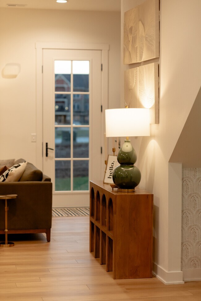 Building Photo - 1204 SW Franklin Dr