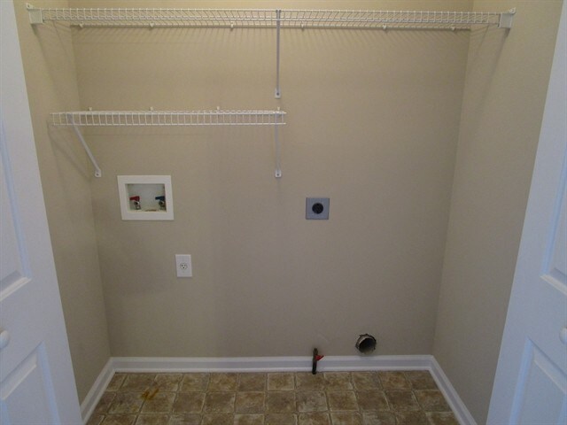 Building Photo - 330 Red Fox Dr