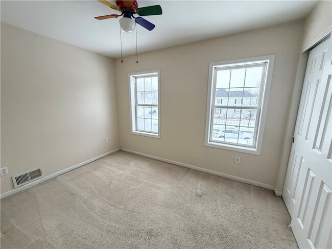 Building Photo - 60 Schilling Ln