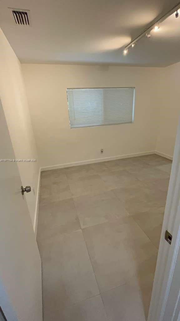 Building Photo - 780 NE 122nd St