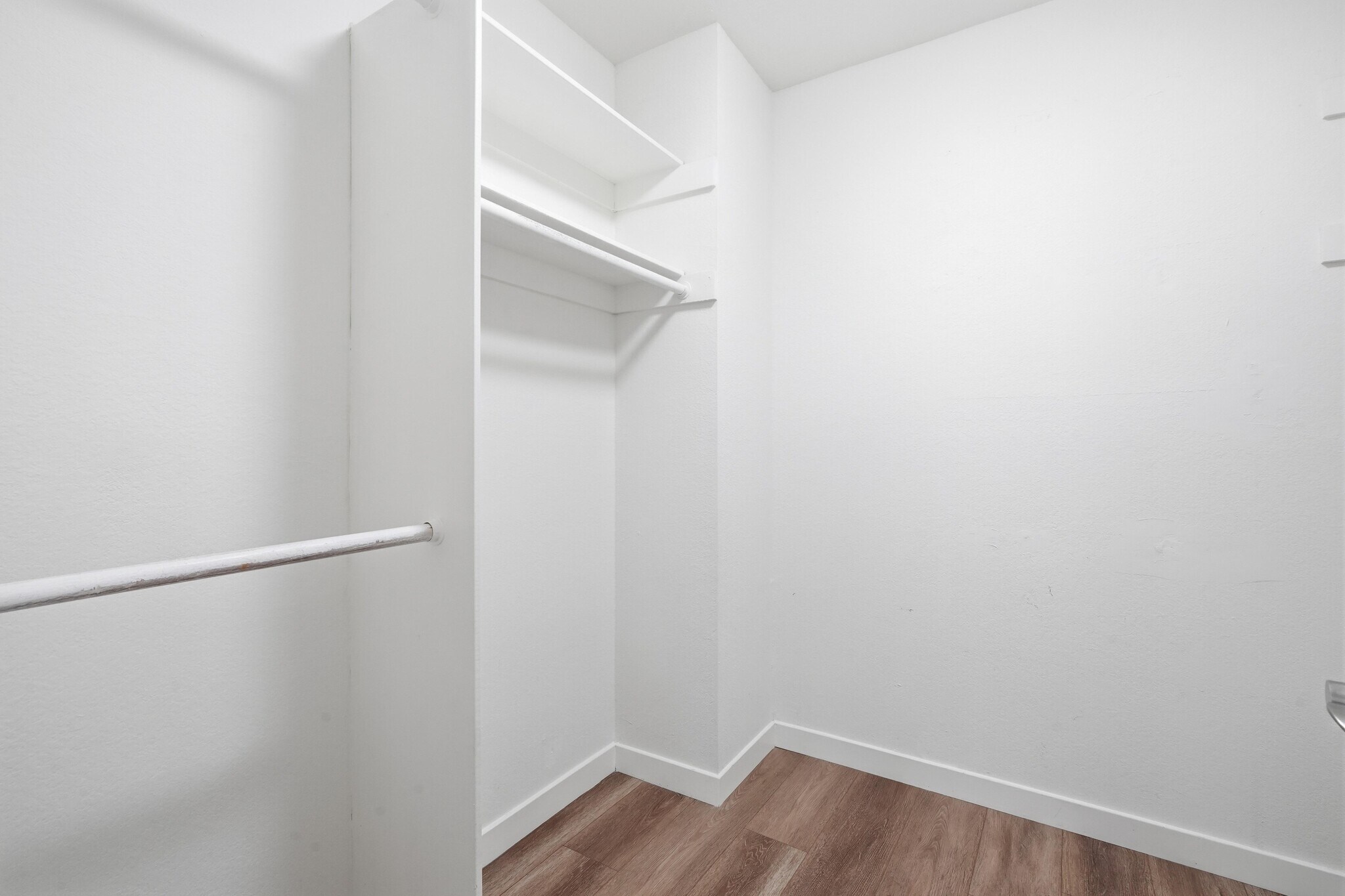 Building Photo - 9000 Vanalden Ave