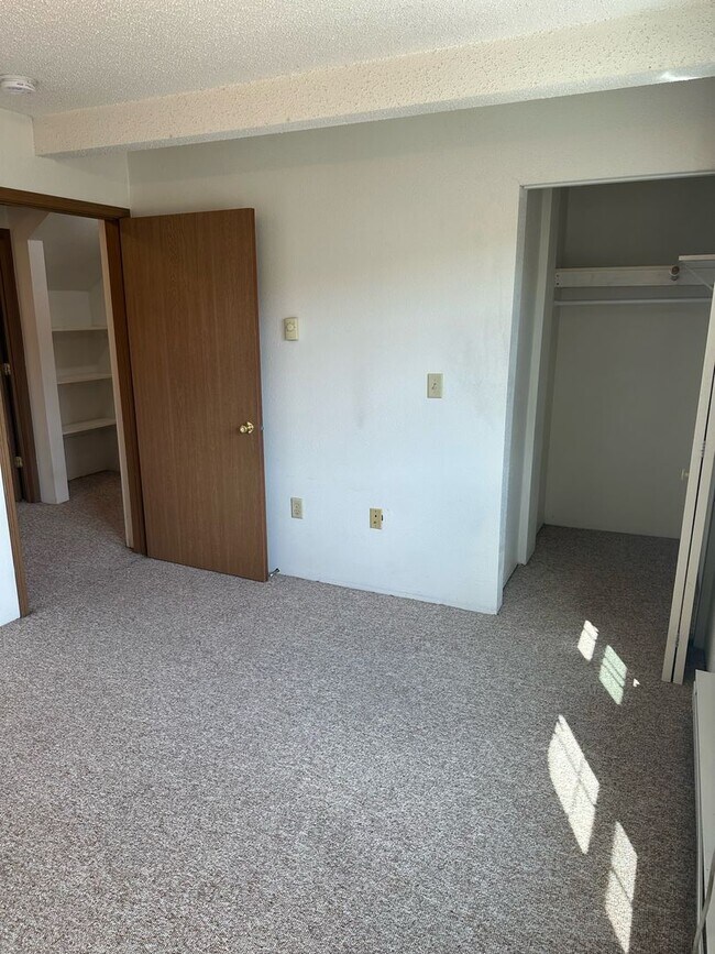 Building Photo - 113 E Prentiss St