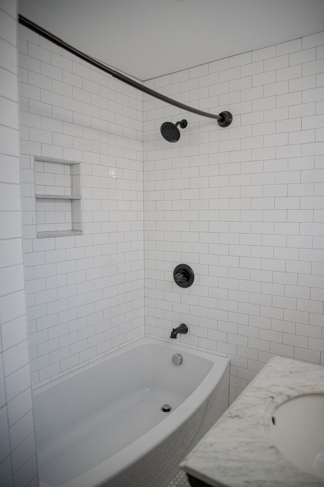 Building Photo - 151 Morrison Dr