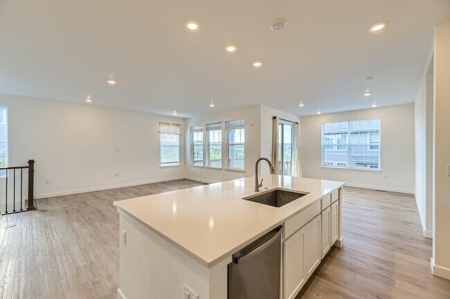 Building Photo - 16721 Desert Wine Trl