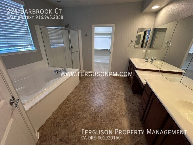 Building Photo - 224 Barbrook Ct