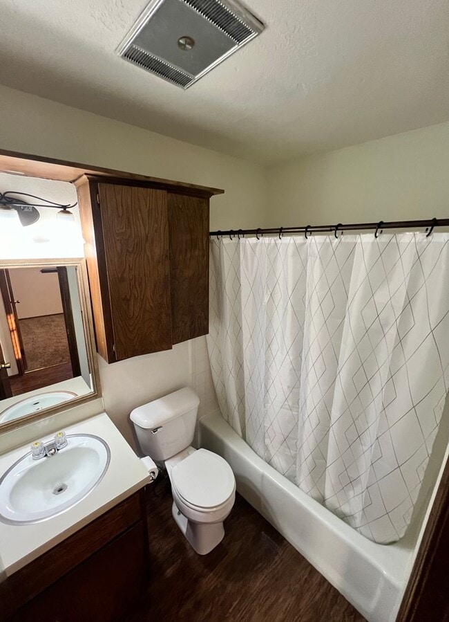 Building Photo - Cozy home in Norman + 2 bedrooms