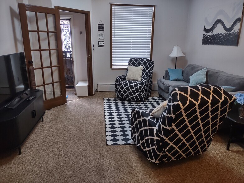 Building Photo - 2223 S Garnet St