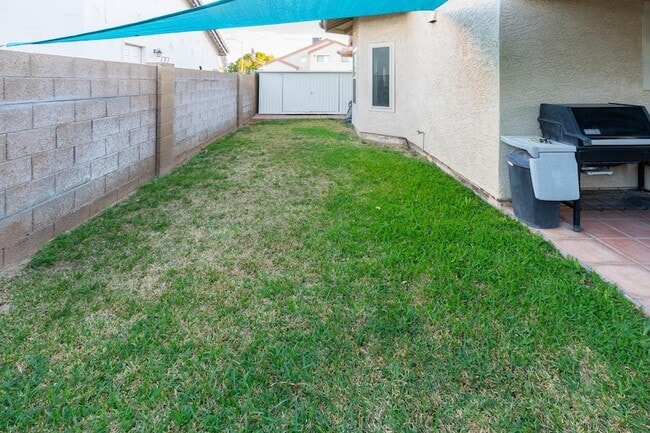 Building Photo - 2434 W Lompoc Ave