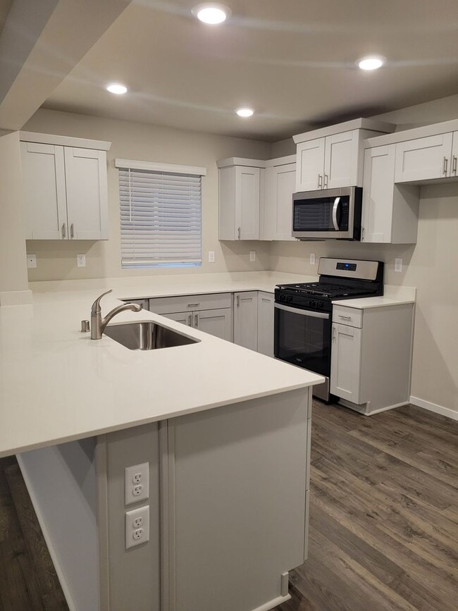 Building Photo - Beautiful, brand new 4 bedroom for Rent Now!