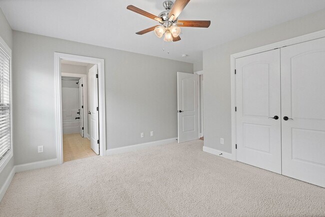 Building Photo - 1005 Brittain Downs Dr