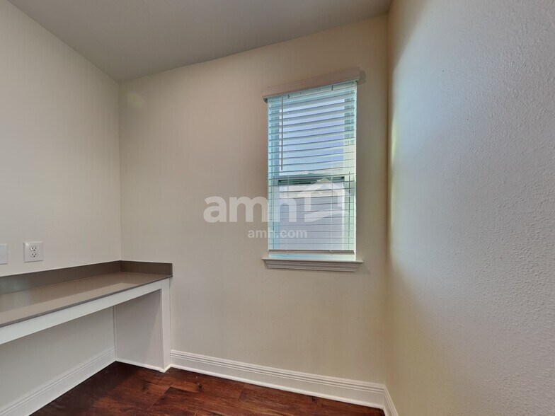 Building Photo - 20235 Calla Lily Dr