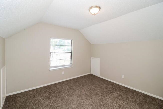 Building Photo - 6230 Sylva Rena Dr