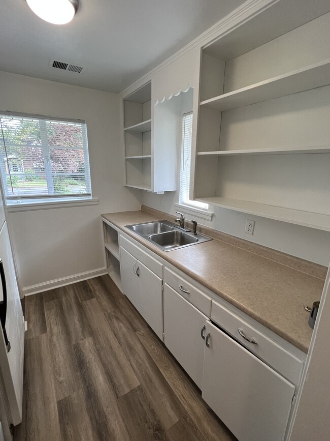 Building Photo - 166 Hart Ave