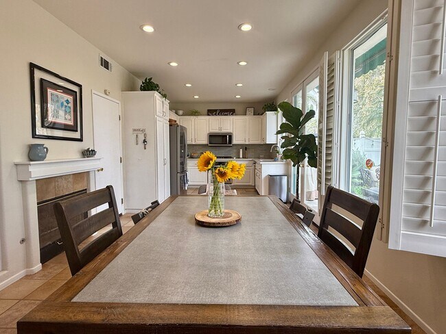 Building Photo - Spectacular Home in the Heart of Encinitas