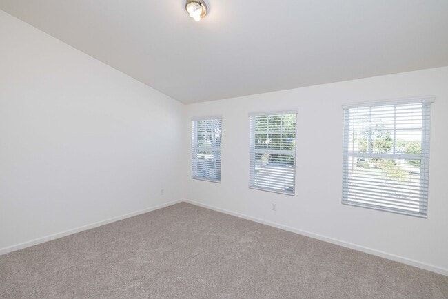 Building Photo - 985 Anchor Wy