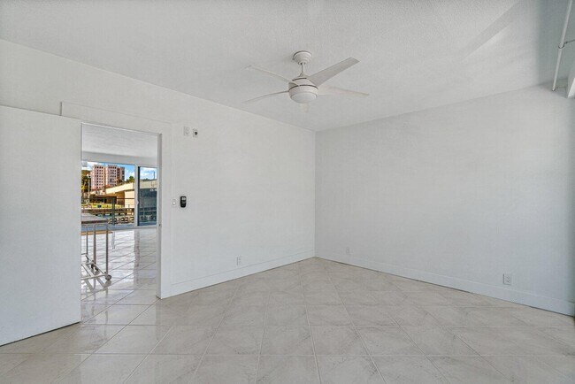 Building Photo - 65 SE Spanish Trail