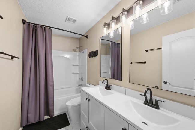 Building Photo - 4125 Palmetto Bay Dr