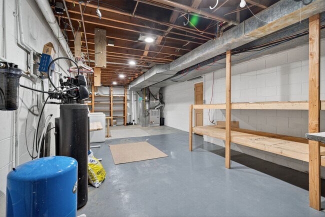 Building Photo - Beautiful, one of a kind property on four ...