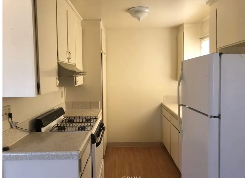 kitchen - 55 Royale Ave