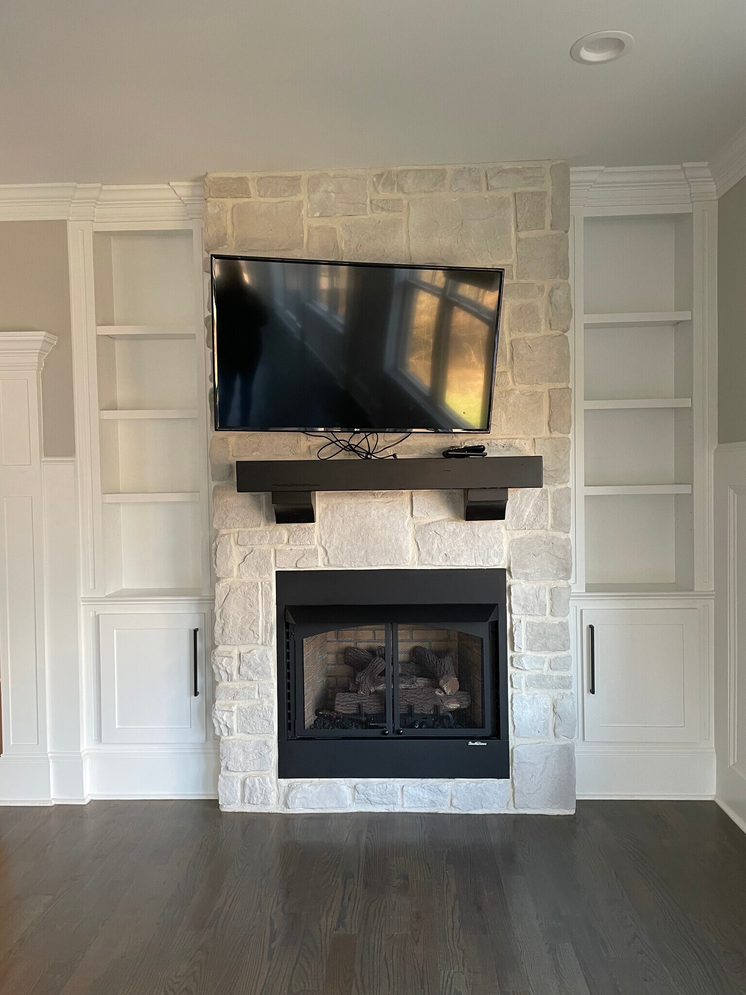 Building Photo - 1639 Helmsdale Dr